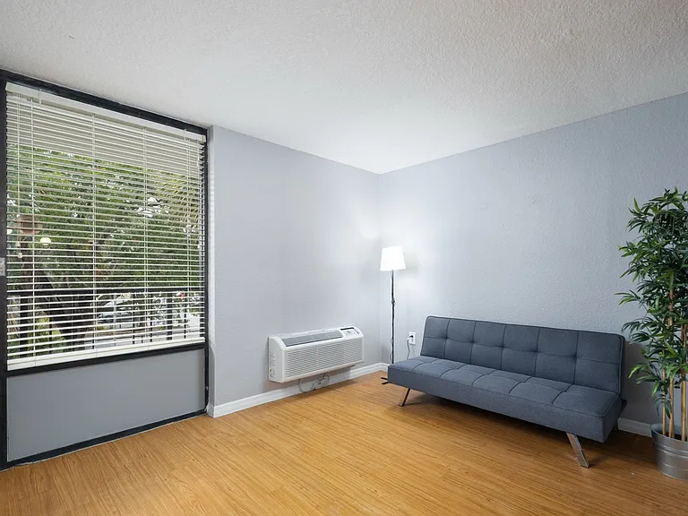 2407 W Vine St — Photo 9