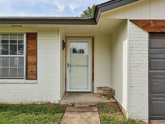 3rd image of 9616 NE 3rd Pl