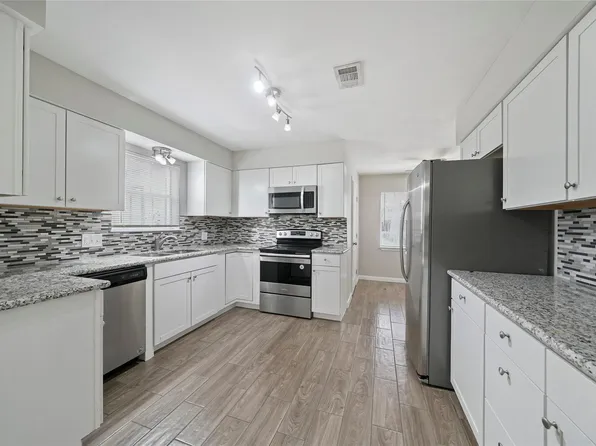 643 Ames St, Spring, TX 77373