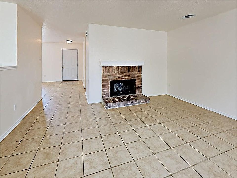 1st image of 1324 Windy Meadows Dr