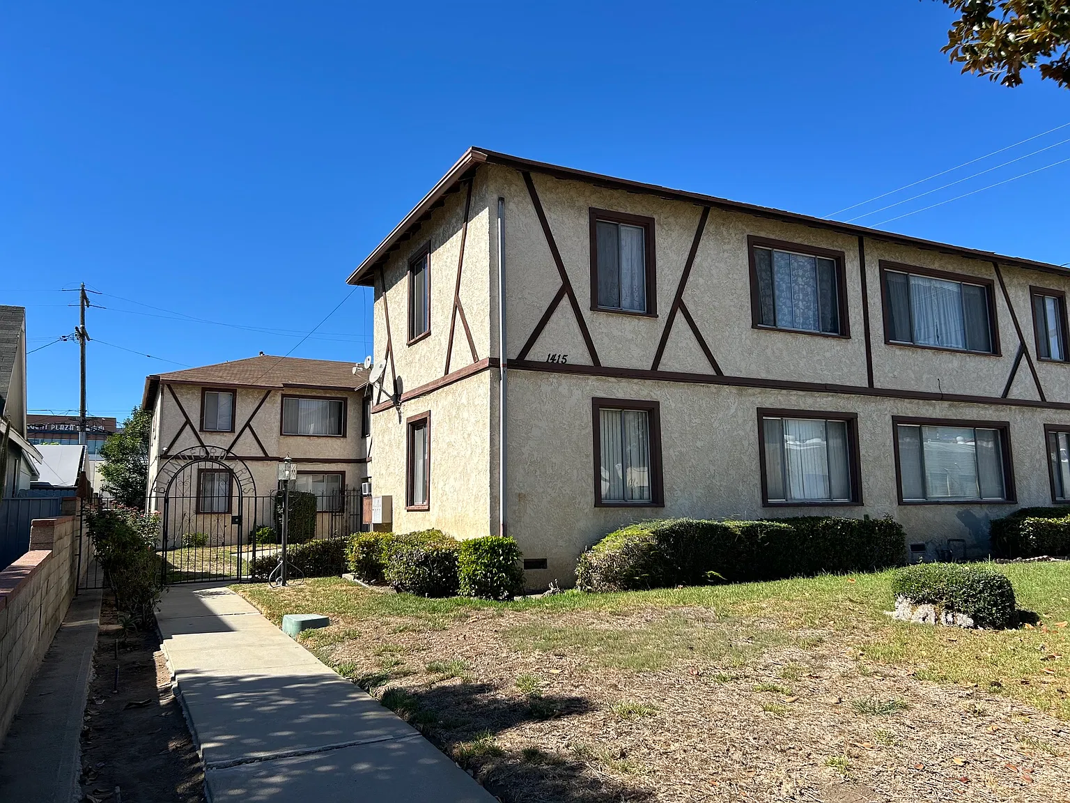 2 bed, 800 sqft, $2,050 — Photo 1