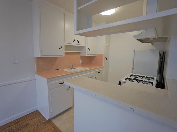 2nd image of 1403 N Alta Vista Blvd #13-A