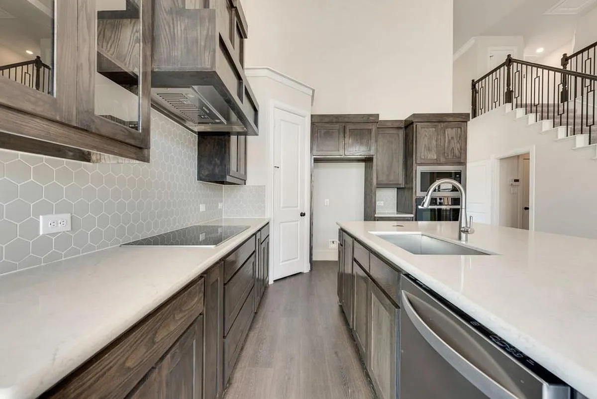 5 bed, 2669 sqft, $4,000 — Photo 4