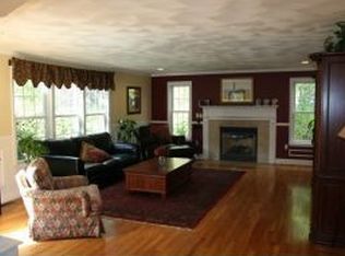 6 Playhouse Cir, Hampton, NH 03842