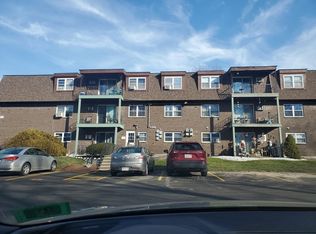 700 Robbins Ave APT 10, Dracut, MA 01826