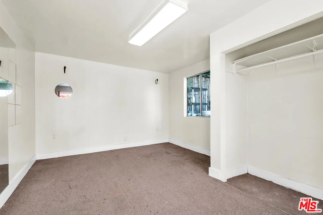 3 bed, 2.0 bath, 1250 sqft, $4,700 — Photo 2