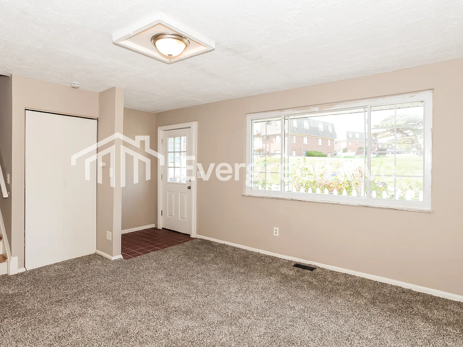 3 bed, 2.5 bath, 1472 sqft, $1,895 — Photo 3