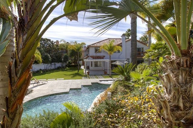 Huge beautiful backyard!
