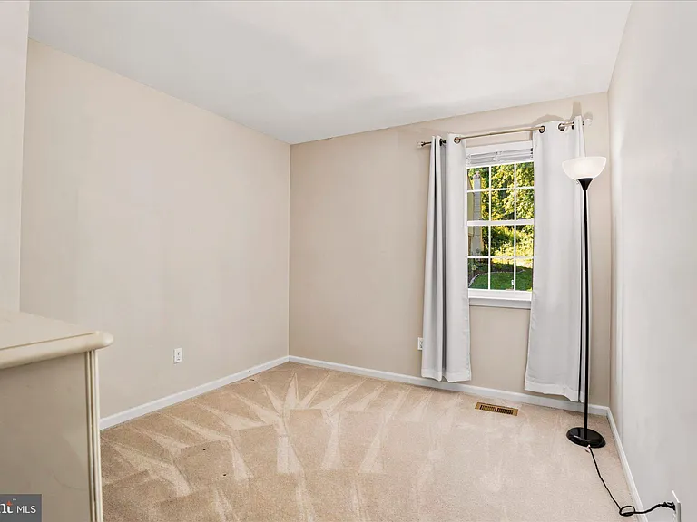 706 Andover Ct — Photo 20