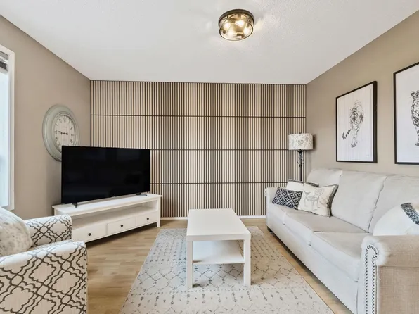 15117 Miller Blvd NW, Edmonton, AB T5Y 3A1