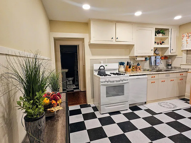 1026 Euclid St #2 — Photo 12