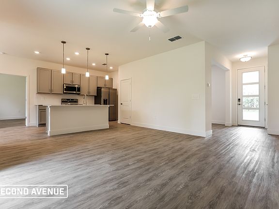4th image of 1237 Belcher Ave