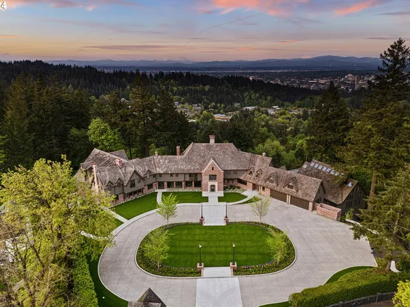 4311 SW Greenleaf Dr, Portland, OR 97221