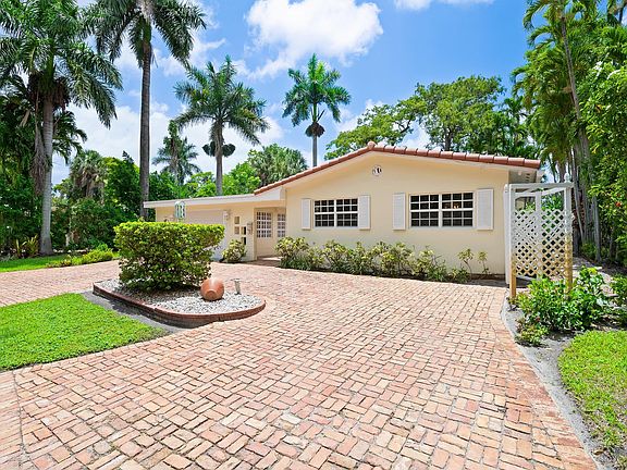 3rd image of 708 NW 22nd Street