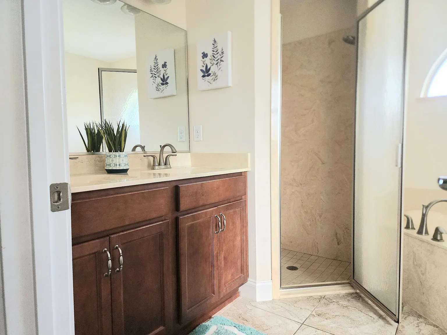3 bed, 1717 sqft, $3,750 — Photo 3