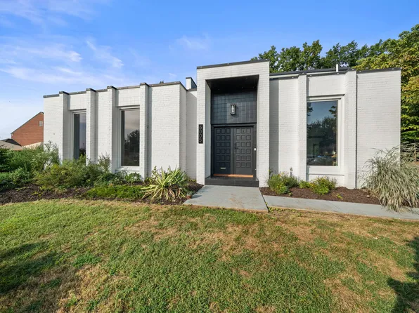 6005 Bishops Pl, Saint Louis, MO 63109