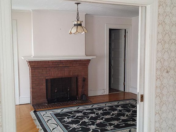 4th image of 66 N Pine Ave