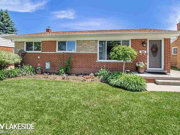 3rd image of 25260 Chippendale St