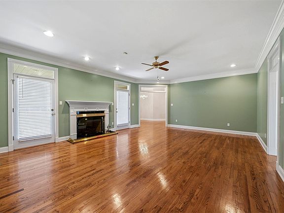 5th image of 1505 Saturn Way