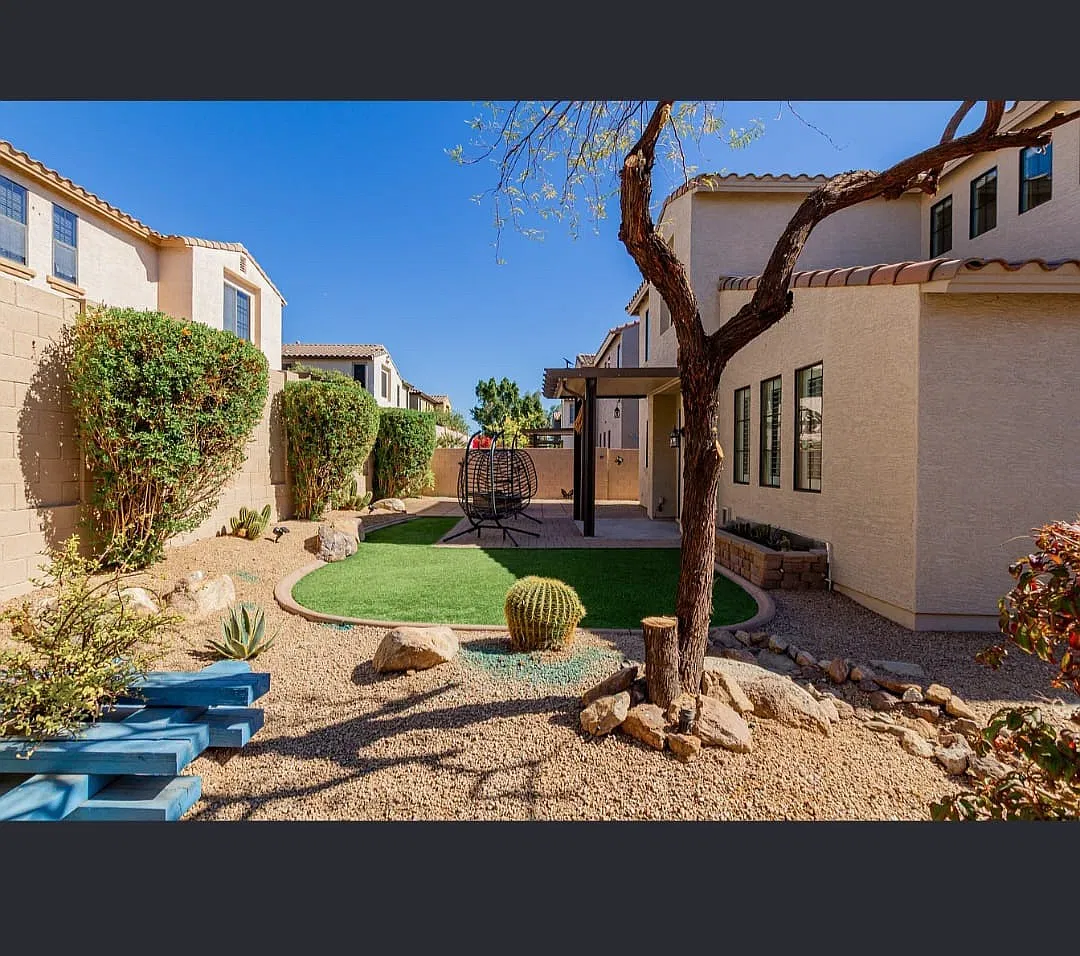 3 bed, 2.5 bath, 2092 sqft, $2,350 — Photo 2