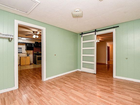 3rd image of 808 Morrell St