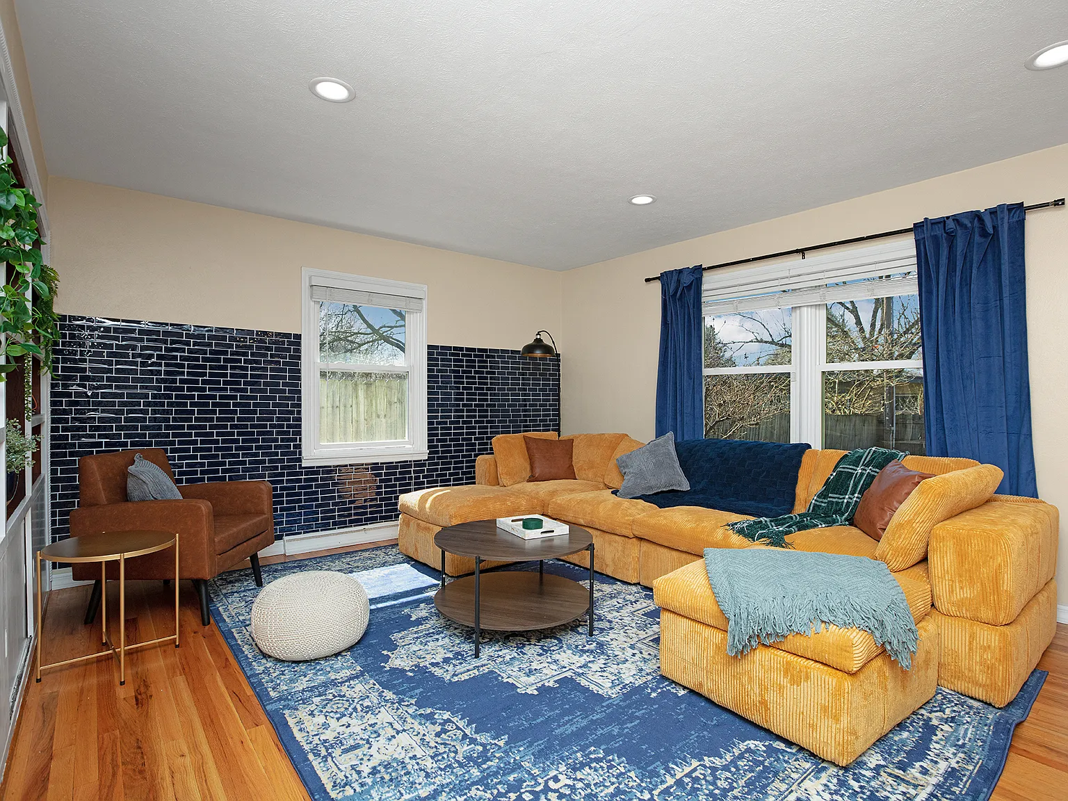 3 bed, 1996 sqft, $3,700 — Photo 1