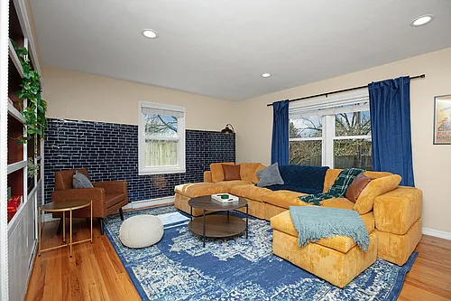 831 Gartner Ave Photo 1