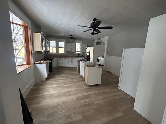 4th image of 17 W Main St #17
