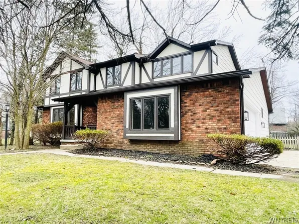 98 Bentham Pkwy, Amherst, NY 14226