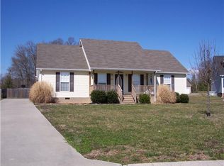 240 Williamsburg Cir, Tullahoma, TN 37388