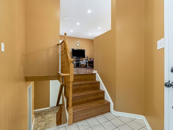 5th image of 45 Springview Dr
