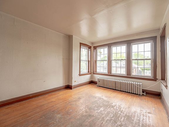 3rd image of 6453 S Washtenaw Ave
