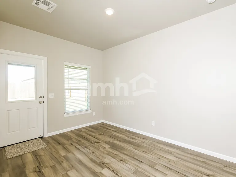 9324 NW 126th St — Photo 7