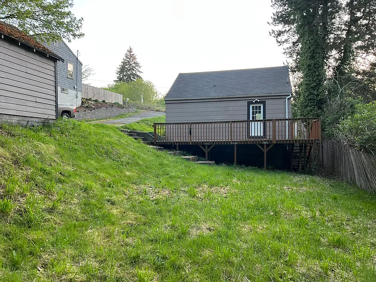 1329 Sherman Ave — Photo 12