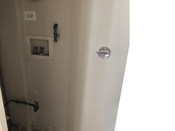 3rd image of 1641 N Leclaire Ave APT 2