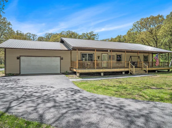 889 E 1500 N, Wheatfield, IN 46392