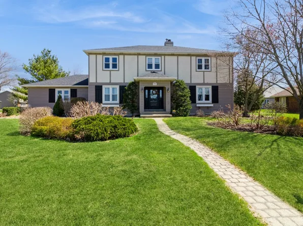 230 S Constitution Dr, Aurora, IL 60506