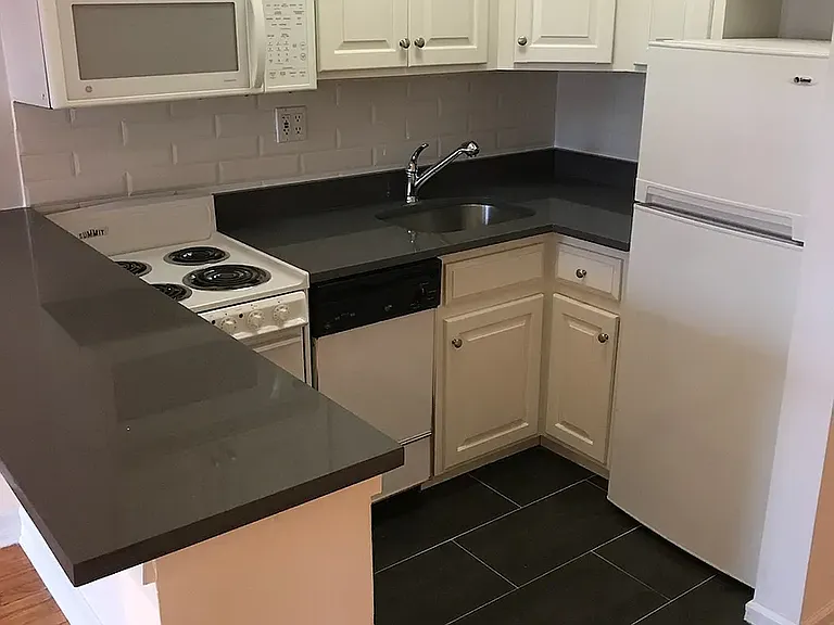 906 Amsterdam Ave #3B — Photo 1