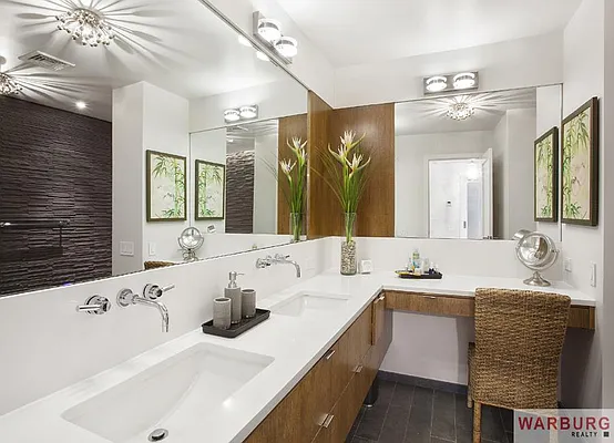 Sold by Warburg | media 33