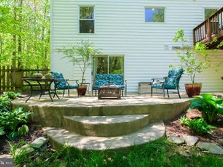 391 Windermere Dr — Photo 4