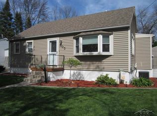 305 Burns St, Essexville, MI 48732