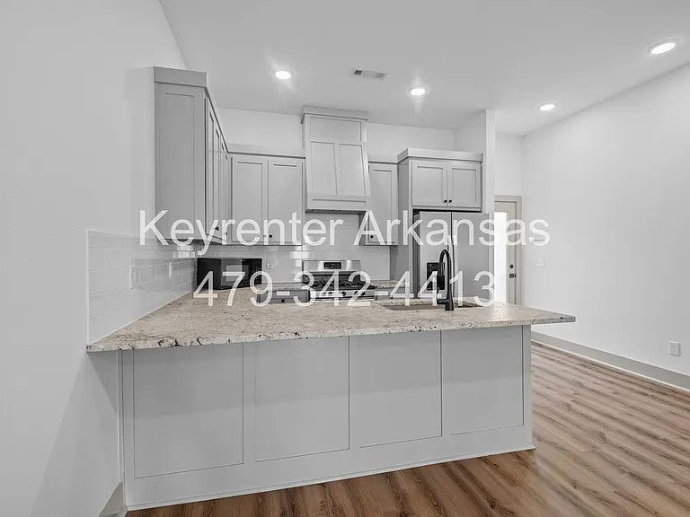 Duncan St Duplex — Photo 11