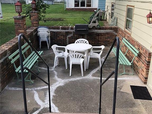 4th image of 102 Kleber Ave