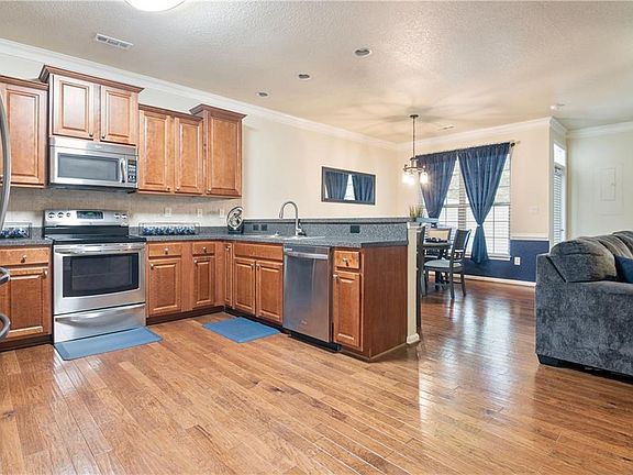 3rd image of 405 Green Meadow Drive