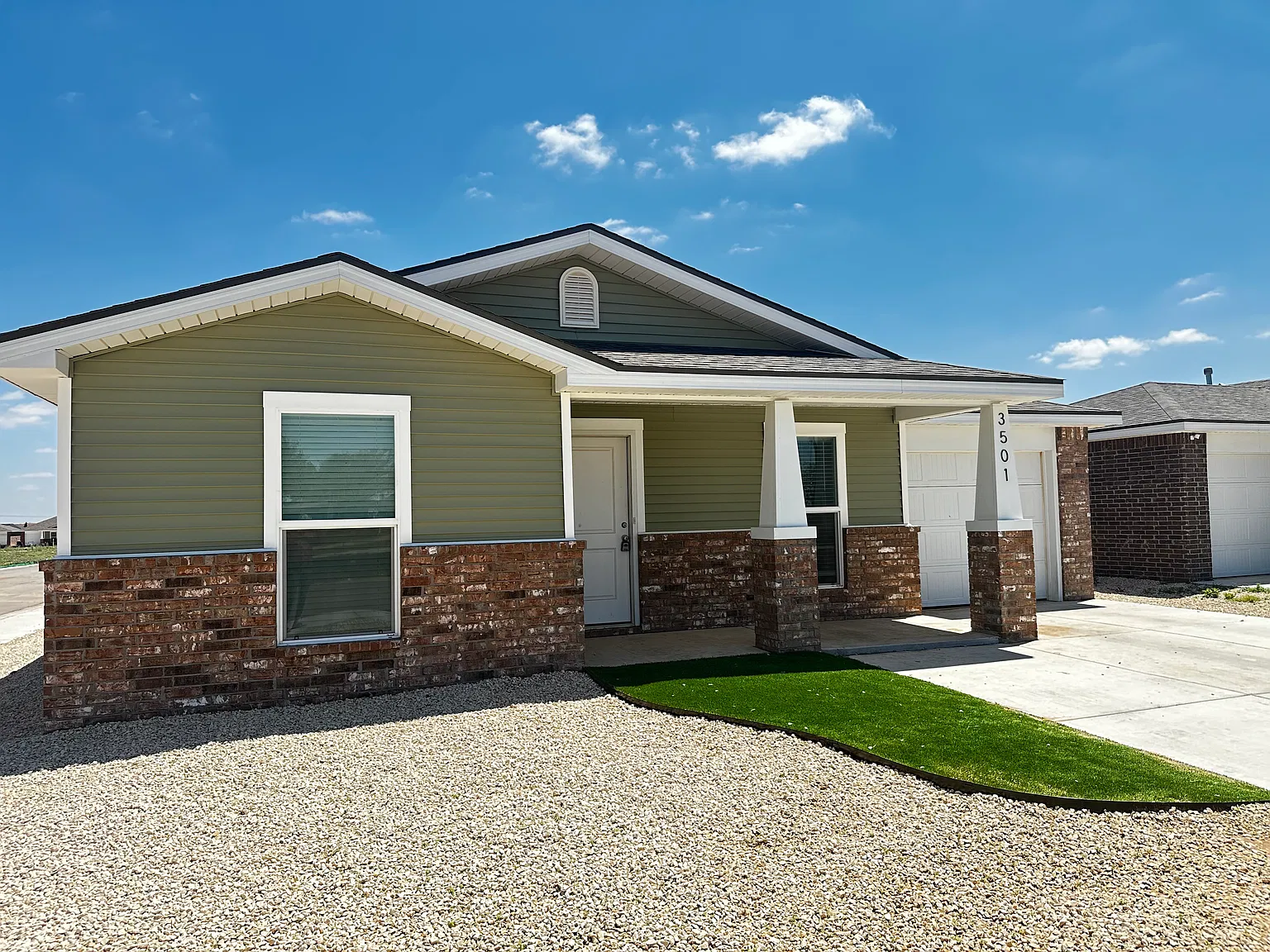 3 bed, 1247 sqft, $1,450 — Photo 2