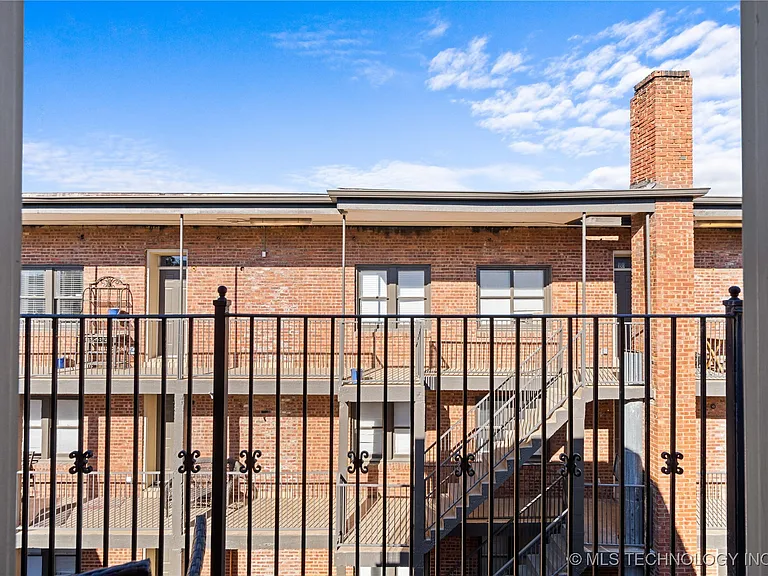 1407 S Saint Louis Ave #B — Photo 28