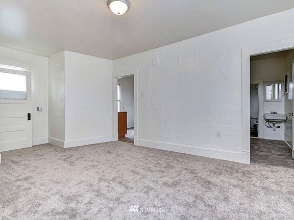 5th image of 1800 Lombard Ave
