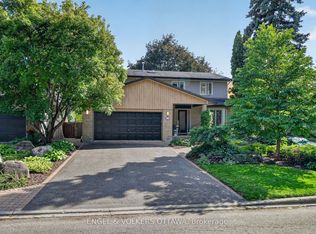 22 Lynhurst Ave, Ottawa, ON K1V 9W7
