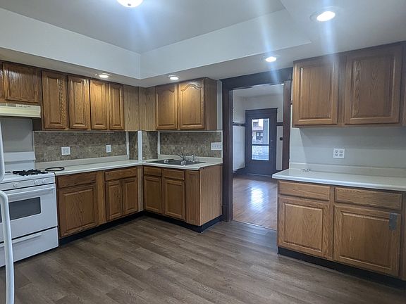 4th image of 1631 8th Ave #1
