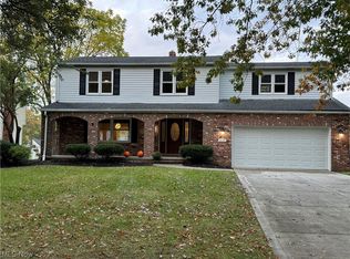 4129 Fielding Dr, North Olmsted, OH